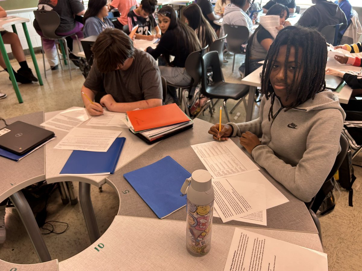 WesternTheSTEM's tweet photo. 📚🗣️ Effective Communicators in action! 💚Our students tackled Native American resistance through a collaborative jigsaw activity—learning from one another, sharing ideas &amp; strengthening their communication skills along the way!

Learning is better together. 💚 #WarriorPride https://t.co/Ajehr87fkm