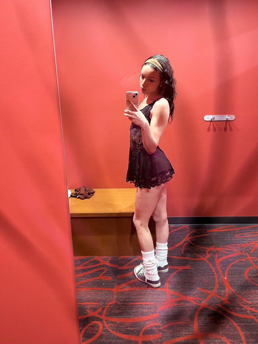 Maemaelovezyu's tweet photo. try on or take off..? 😋 https://t.co/fwaptt6alH