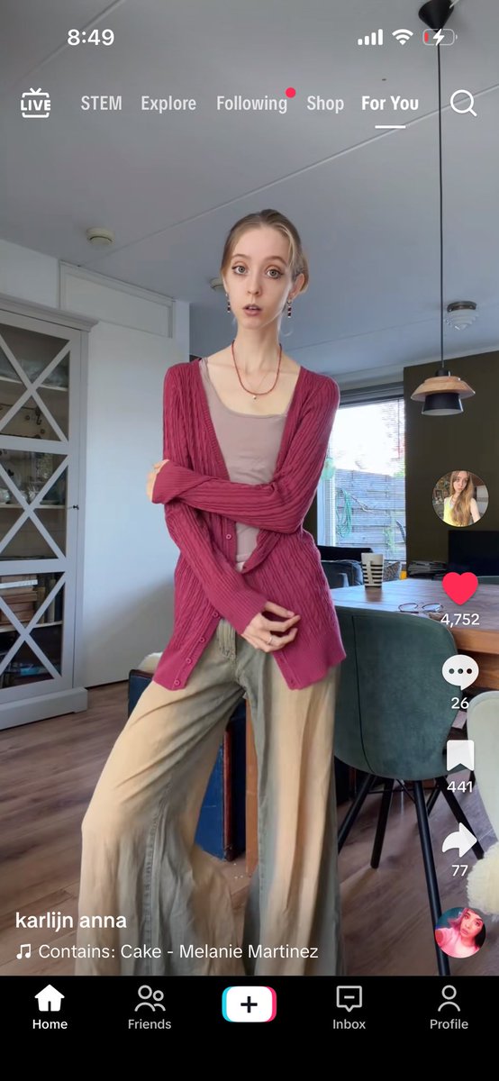 777moonslight's tweet photo. skinny really is the outfit cause some of her fits be ugly as fuck https://t.co/7M0kVYXxA5