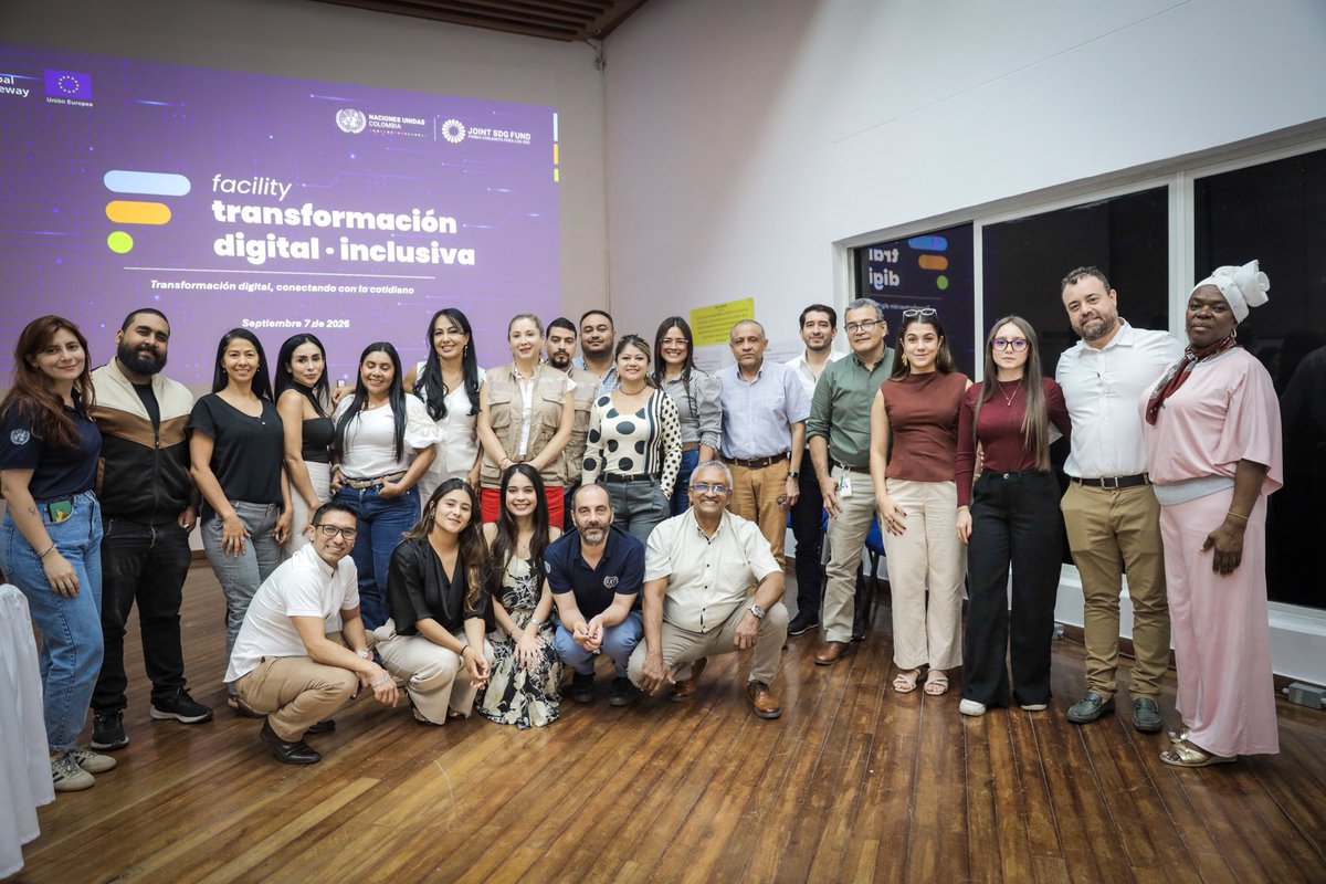 OITAndina's tweet photo. 👩🏾‍💻Avanza la transformación digital inclusiva #IDTF desde📍Cali

Hoy, ➕ de 40 representantes de jóvenes, gremios, prestadores de @ServiciodEmpleo, academia, sector público y privado, sumaron ideas y voces para potenciar la ruta de empleabilidad para jóvenes con talento #TIC. https://t.co/6C0wdUHbAU