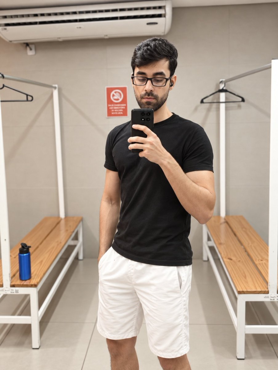 antoniohnorato's tweet photo. Eu amo o treino de costa e bíceps, o pump faz parecer que tô fortinho. https://t.co/bdEmjWFeIQ