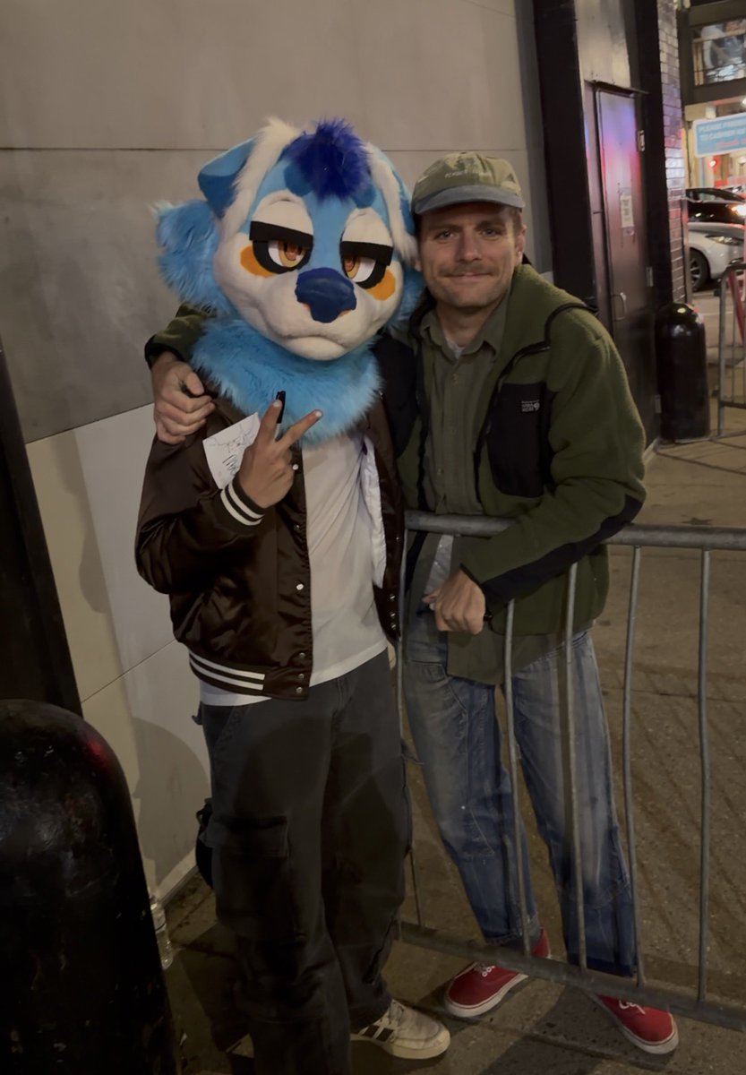 Zoomyfruit_sfw's tweet photo. Mac Demarco has to be one of the sweetest artists I’ve ever met🩵
#macdemarco #fursuit #furry #music https://t.co/bHzJKwlu6t
