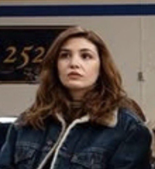 onelastshipman's tweet photo. some random freshman girl who had a crush on shauna pre crash is gonna lose her shit when she comes back looking this hot https://t.co/BVSZaYqm4V
