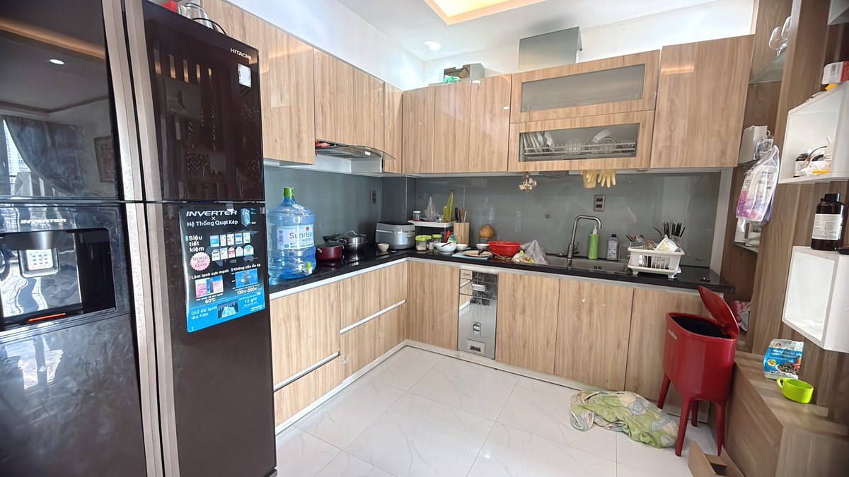 NaLand85's tweet photo. 🏙️ BÁN CĂN HỘ BLU HOUSE – AN TRUNG | SỔ ĐỎ SỞ HỮU LÂU DÀI🏙️

✅ Mặt tiền Ngô Quyền , nằm vị trí giữa cầu Rồng và cầu Trần Thị Lý. 
🌊 Gần sông Hàn, không gian thoáng mát, kết nối nhanh ra biển chỉ hơn 1km . 
📐 Diện tích: 58m2 
🏠 Công năng gồm: 2 phòng ngủ – phòng khách – bếp – 1 WC – ban công
📜 Đã có sổ đỏ – sở hữu lâu dài, mua bán và sang tên ngay

🏢 Tiện ích & môi trường sống:

* Khu dân trí cao, chủ yếu cán bộ, công viên chức
* An ninh tốt, bảo vệ 24/24
* Tòa nhà có 2 thang máy
* Vị trí trung tâm Sơn Trà, thuận tiện di chuyển đến các khu vực trọng điểm của thành phố, tiện ích cực kì thuận tiện. 

💰 Giá bán: 2 tỷ 900 

☎️ Liên hệ: 0935-165-401 Na Land