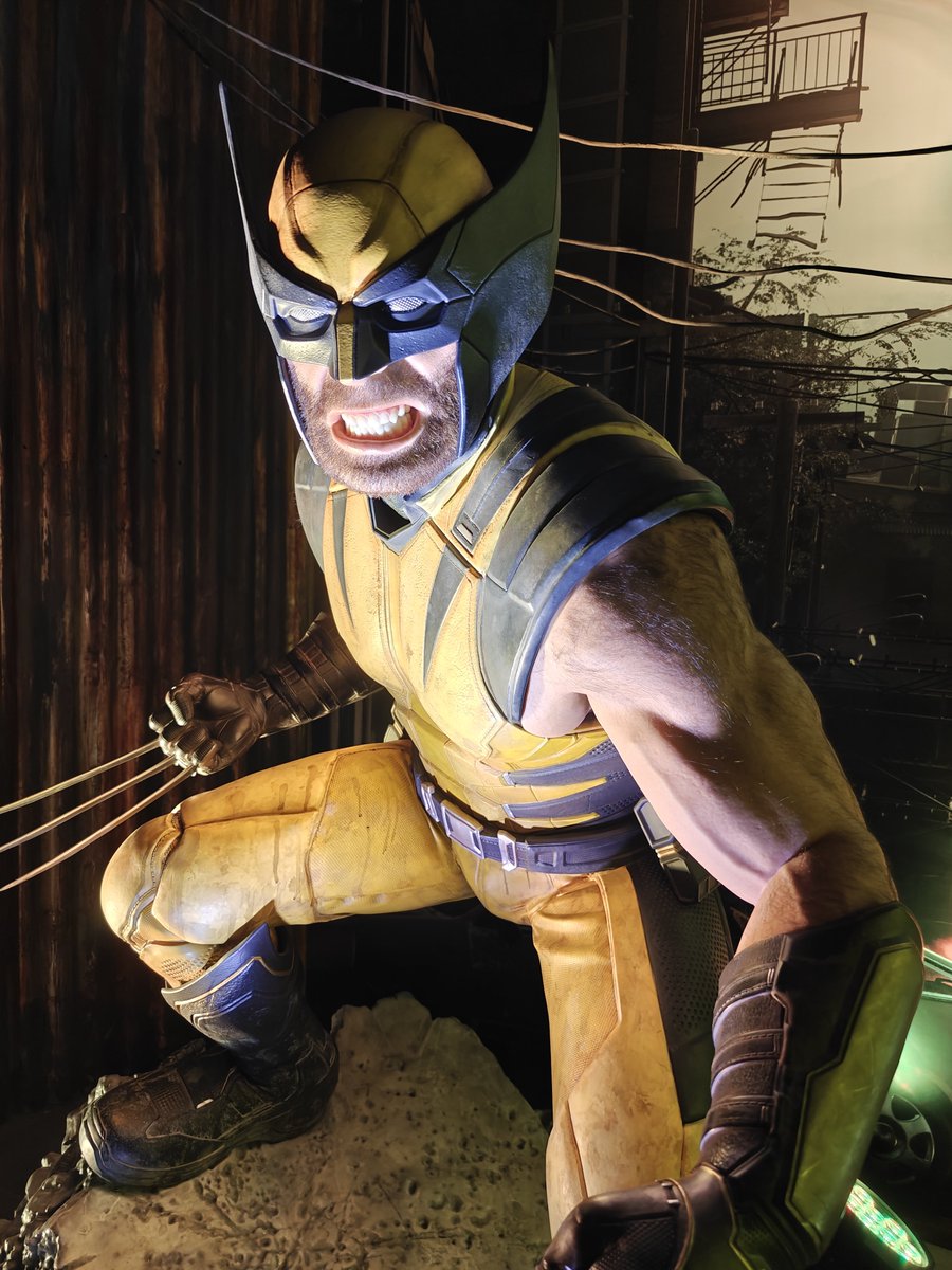 3ChubbyB's tweet photo. Nos tocó conocer al mismísimo Carcayú en el evento de lanzamiento de #Wolverine en México. https://t.co/sPrtKHuNj5