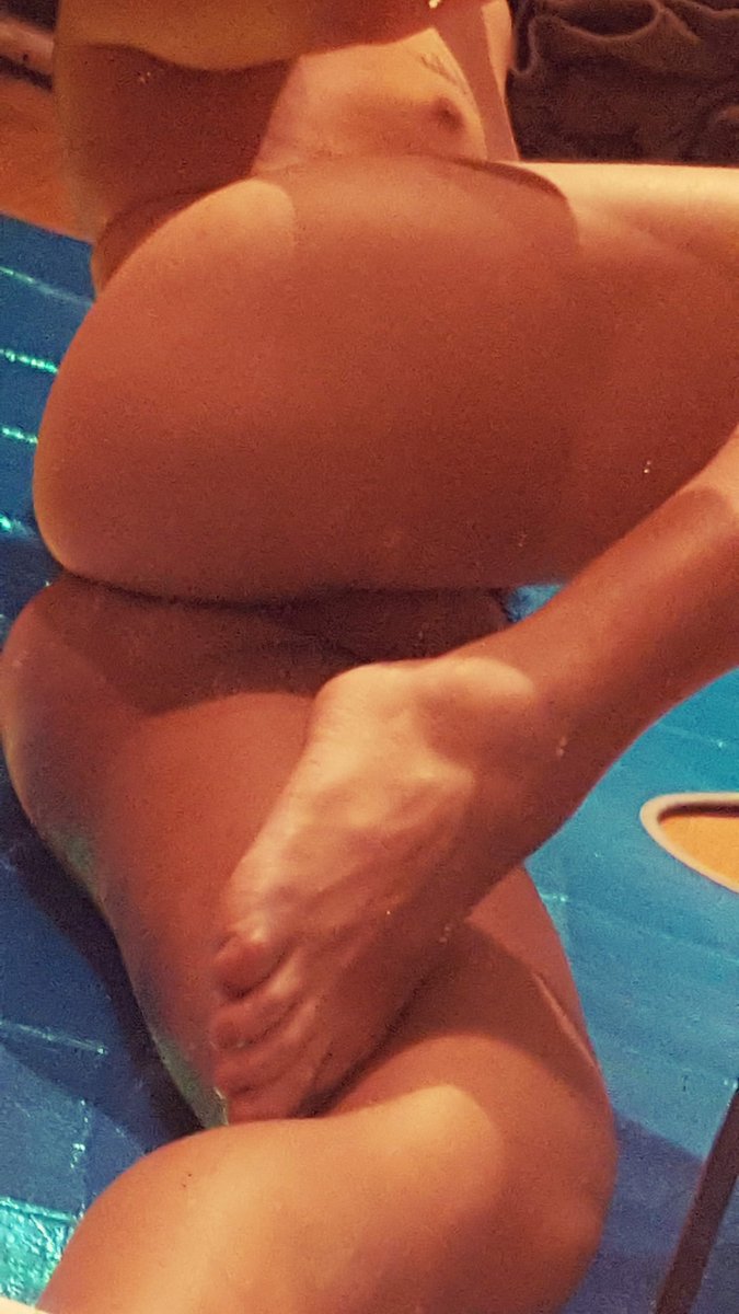 drjamesbondage's tweet photo. Happy hump day

#gay #ass #men #cute #bum #sexy #twink #fitness #booty https://t.co/YzoaZRM7Dk
