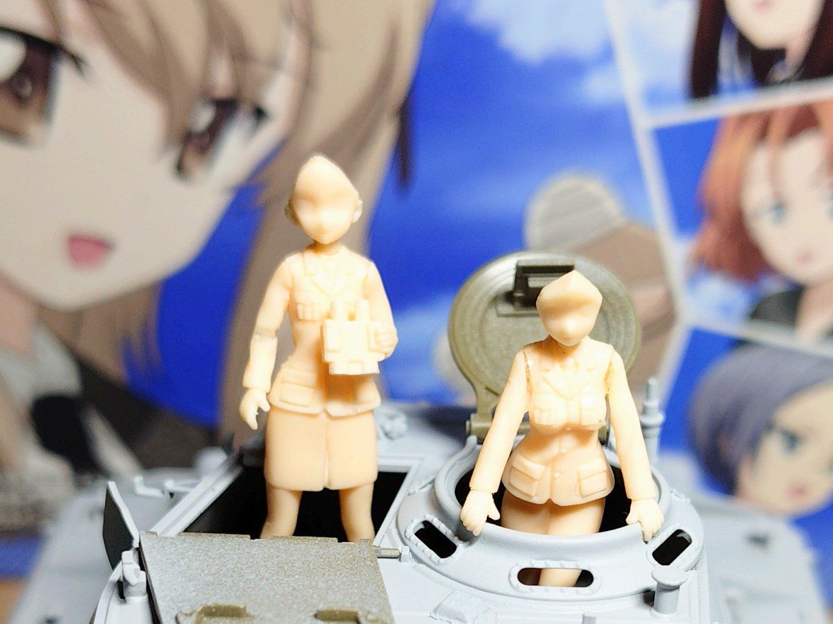 zPOmDudM9R4ZwFK's tweet photo. #チャーフィー　#M24CHAFEE
#タミヤ　#TAMIYA　#ガルパン
#garupan #GuP #大学選抜チーム　

タミヤのチャーフィーをガルパン仕様で作ってるよ！
資料を見ながら、ドライバー様のウィンドシールドや留具類を追加工作。
プラッツのフィギュアを乗せて見る。
次は塗装かな。 https://t.co/QjMi5UnZN5