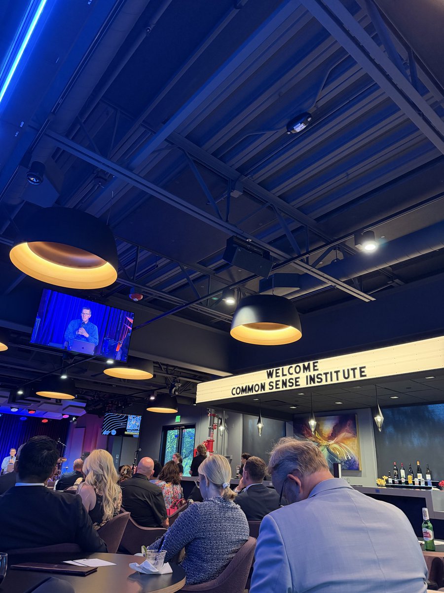 CSInstituteAZ's tweet photo. Kicking off The Desert Renaissance event  this evening with food, drinks &amp; and a great conversation about the arts🎨🎶 https://t.co/ZQHowNTTG7