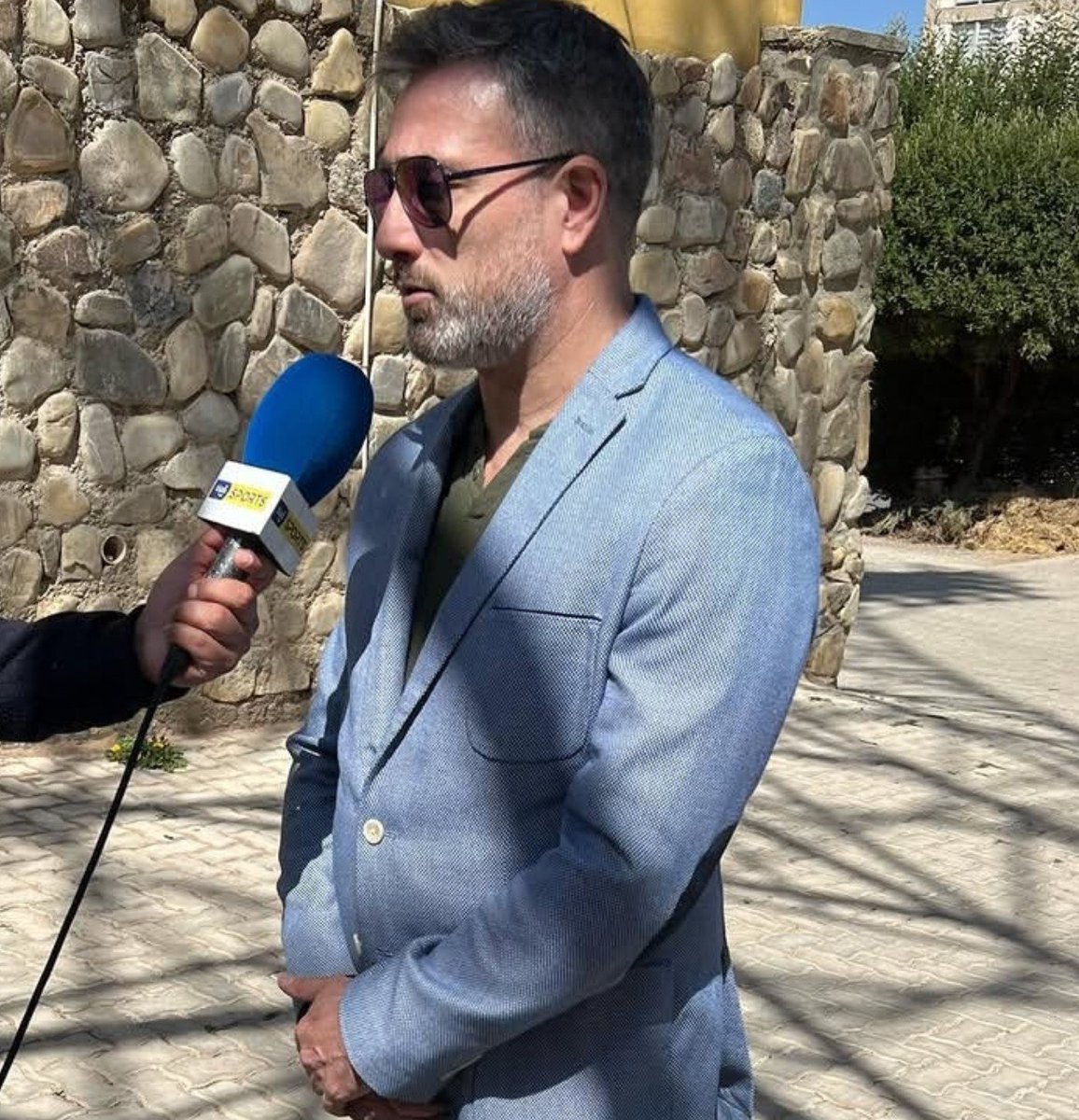 VELEZYSUMUNDO's tweet photo. 🎙 "Estás embarazada o no estás embarazada. Hay formación indebida o no hay formación indebida. Estuvo la ventaja deportiva para #Boca de poder elegir entre 6 extranjeros. Tienen que darle el partido a #Vélez".

🗣 Eduardo Martins, abogado del fútbol.

💻 https://t.co/KuJJpvCMG8 https://t.co/E4JDezKwi3