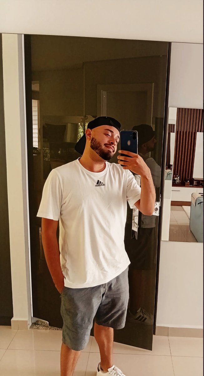 Rafaolindoo's tweet photo. Dando as caras aqui novamente. 😬 https://t.co/FT1JAUlbIV