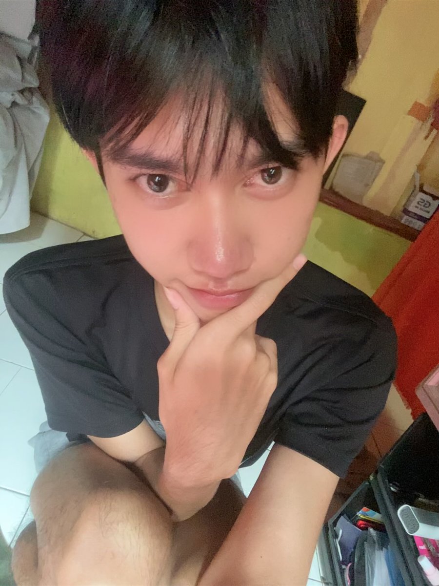 KimAhma84830714's tweet photo. kurang tidur https://t.co/vkzmgL1VKT