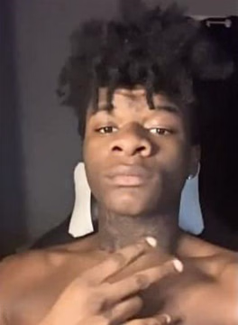 grxunt's tweet photo. TreyLiving calls out every crip in LA to fight on stream 😳👀 https://t.co/CaHNGzAVyZ