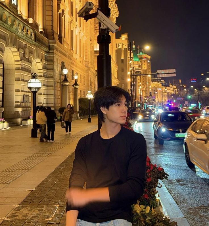 lemoodcaake's tweet photo. #PondPhuwin few tweet au

when pacar rp lo ternyata mantan lo 

by @lemoodcaake https://t.co/5pnC6nBFRl