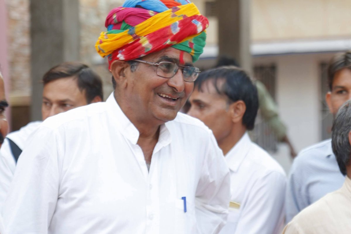 PSSalempur's tweet photo. बहुजन समाज पार्टी राजस्थान में मायावती जी के विश्वास पात्र  वरिष्ठ नेता एवं करौली के पूर्व विधायक श्री @SureshMeena_MLA जी को जन्मदिन की हार्दिक शुभकामनाएं।
@Mayawati @AnandAkash_BSP @ramjigautambsp @bhagwan_baba @bspindia @jaiprakashbsp @Bsp4u https://t.co/SDrB1Nq5MX