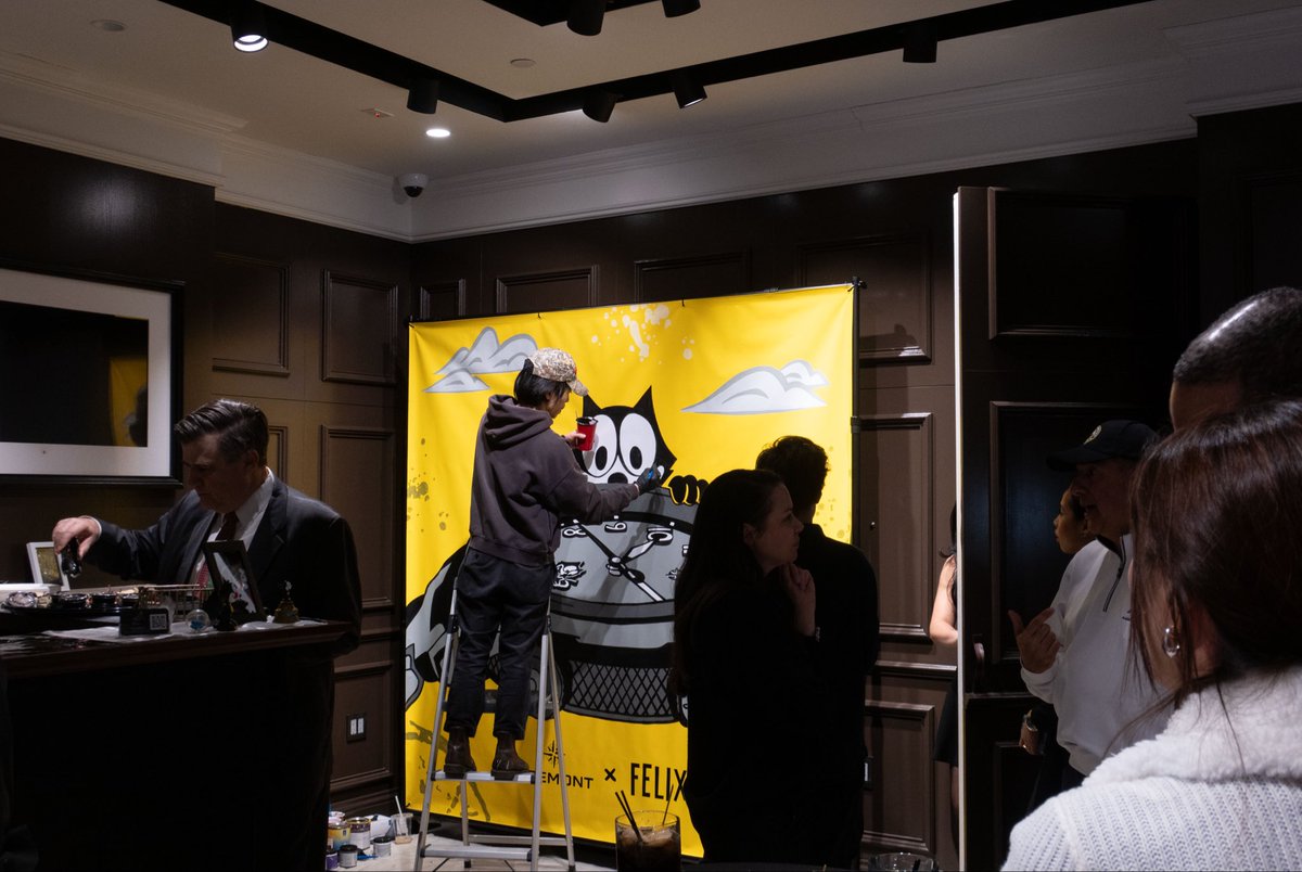 Graffiti_USA's tweet photo. Bremont wanted something their guests had never seen. So we painted live at their Manhattan boutique, matching their Felix the Cat watch drop. #MuralArt #LiveArt #FelixTheCat #Bremont #WatchCollab https://t.co/hPc1gUiwCq