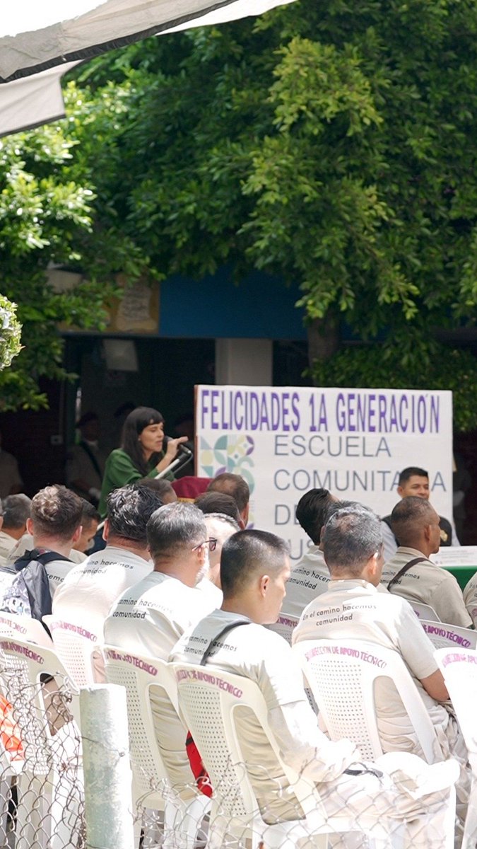 angelaguerreroa's tweet photo. Hace años imaginamos una comunidad que inspirara a  quienes han sido atravesadas por el sistema penal a organizarse en contra de las injusticias. Hoy se logró.
Gracias a las autoridades por la apertura;  A quienes dieron su tiempo y esfuerzo a hacer esto posible. 
Vamos por más https://t.co/ZRaAtpVwKx