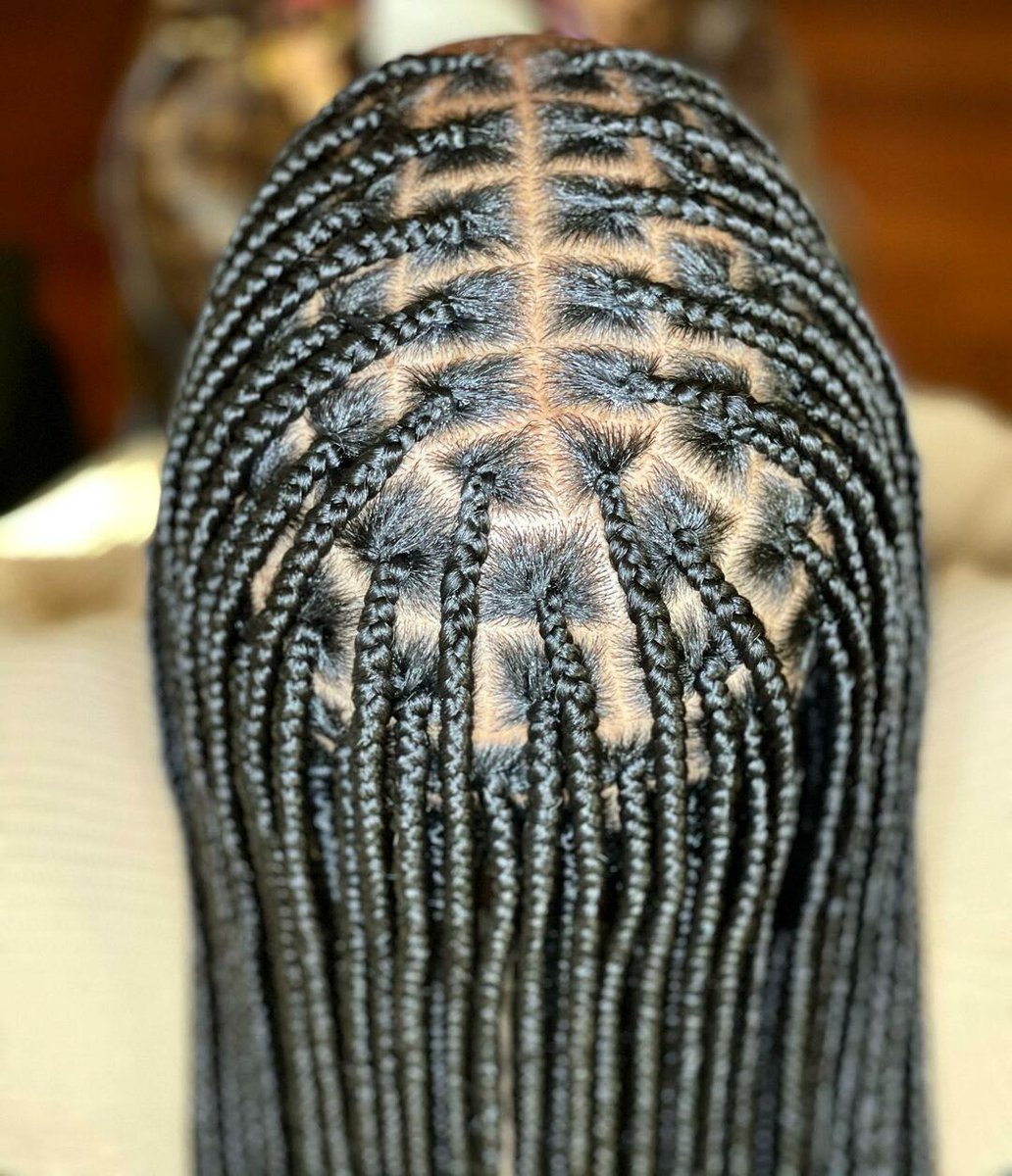 bor_cleber's tweet photo. SURPRISE BRAIDS COUPON: Engagement-based offer, not for walk-ins. This post needs 20 comments and 1, 000 views in 48 hours. Comment your desired braid style + “SURPRISE COUPON. ” Once reached, DM us to request your coupon and book. https://t.co/CzTGJefyHe