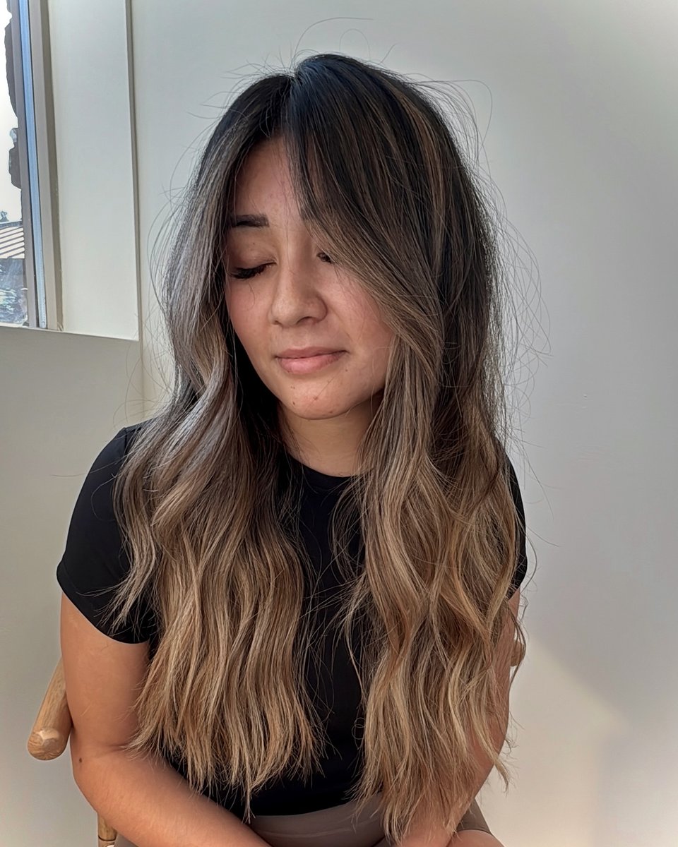 stronda157's tweet photo. Lived-in brunettes are that girl. Fall hair appointments are in full swing, and we can’t get enough. https://t.co/gXbHdW01hY