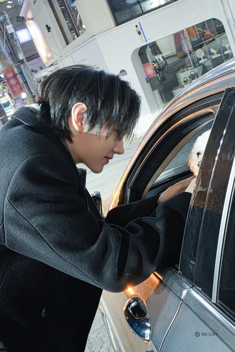 heybaekgu's tweet photo. He is always boyfriend maxxing 🤲 #성훈 #SUNGHOON https://t.co/ttGZc0iBLS
