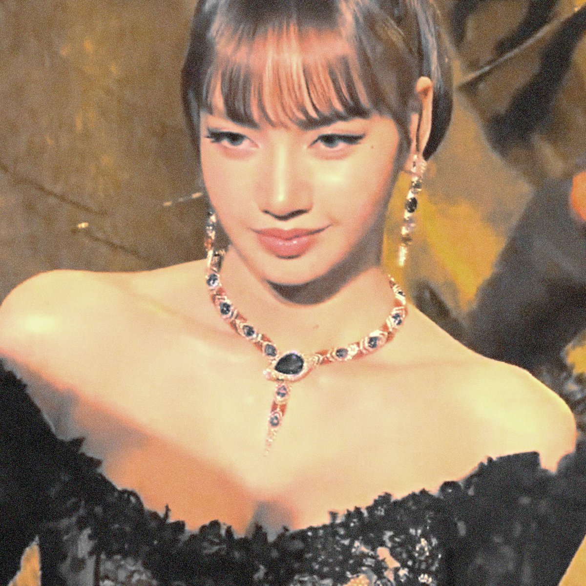 elastigrls's tweet photo. fancy lalisa ★ https://t.co/WLINGjuqEk