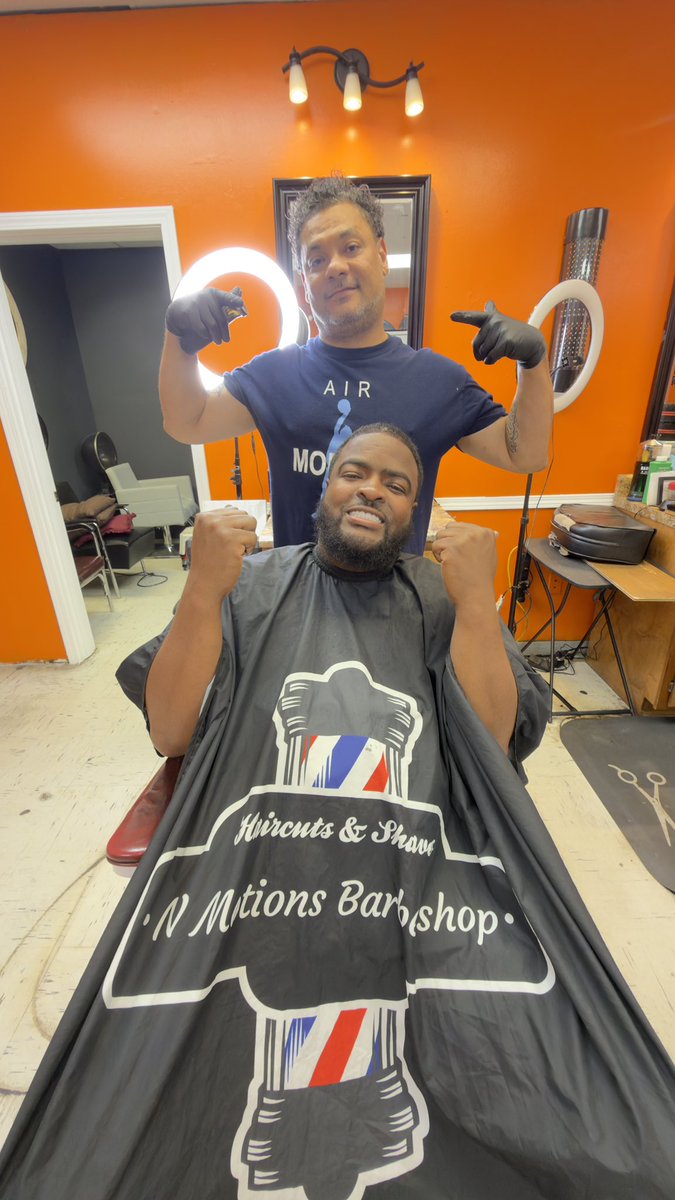 JrocJarvis's tweet photo. From sitting in the barber chair.
to leaving my mark on the building.

This is HOME. This is FULL CIRCLE. This Bigger Than Art. This is LEGACY. 🎨💈🔥 https://t.co/HoJobysjxy