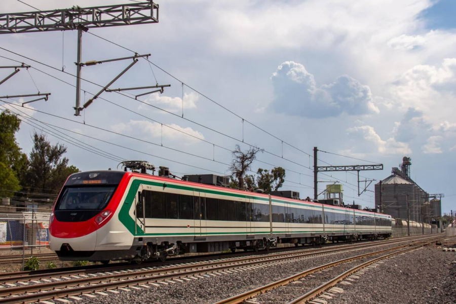 fx_ex_gx's tweet photo. ¡Ya no es noticia!

El tren CHAiFA al aeropuerto CHAiFA se descompuso

Hay un tren parado entre tlanepantla y san rafael

Lo malo es que colapsa el servicio del tren suburbano a Cuautitlán https://t.co/zyzBhwXgUp