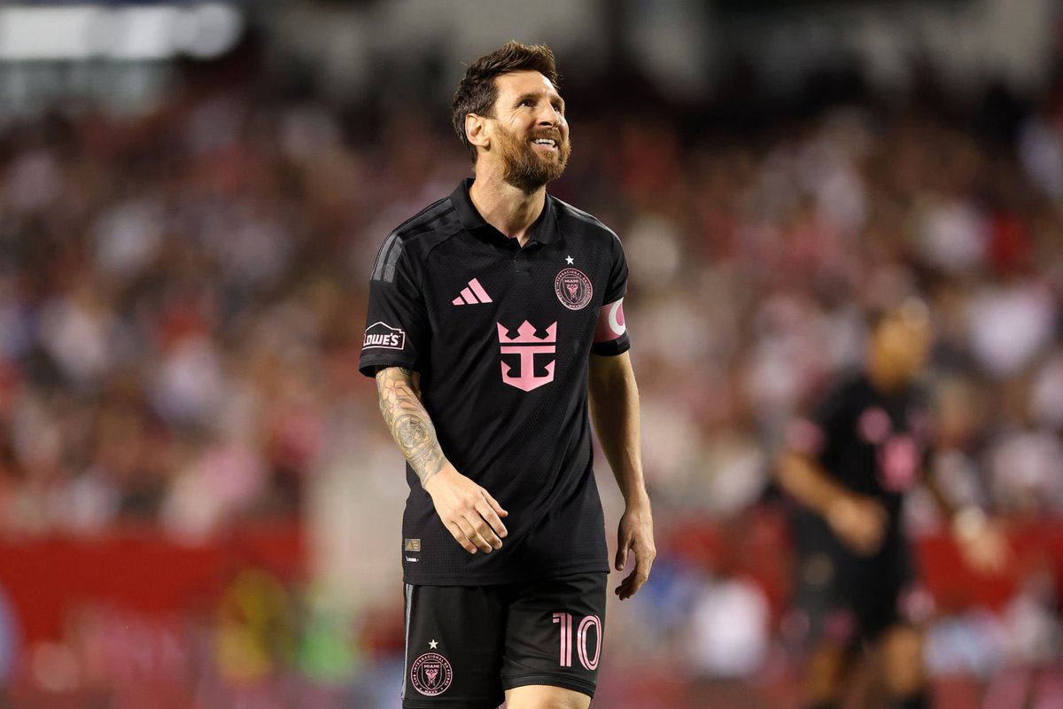 BarcaArchiveHQ's tweet photo. Lionel Messi
#InterMiamiCF | #CHIvMIA https://t.co/Bw4HyWLAZ6