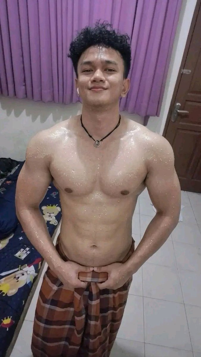 20Belagio's tweet photo. Pagiii.. ada yg mau masuk sarung ga seng?.. 🥵🥵 https://t.co/HXfIL8GW3O