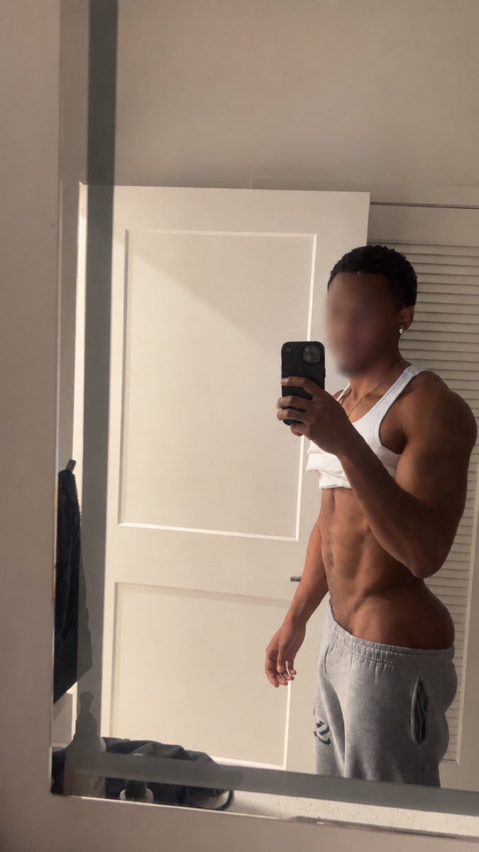 LilMuscleCheeks tweet picture