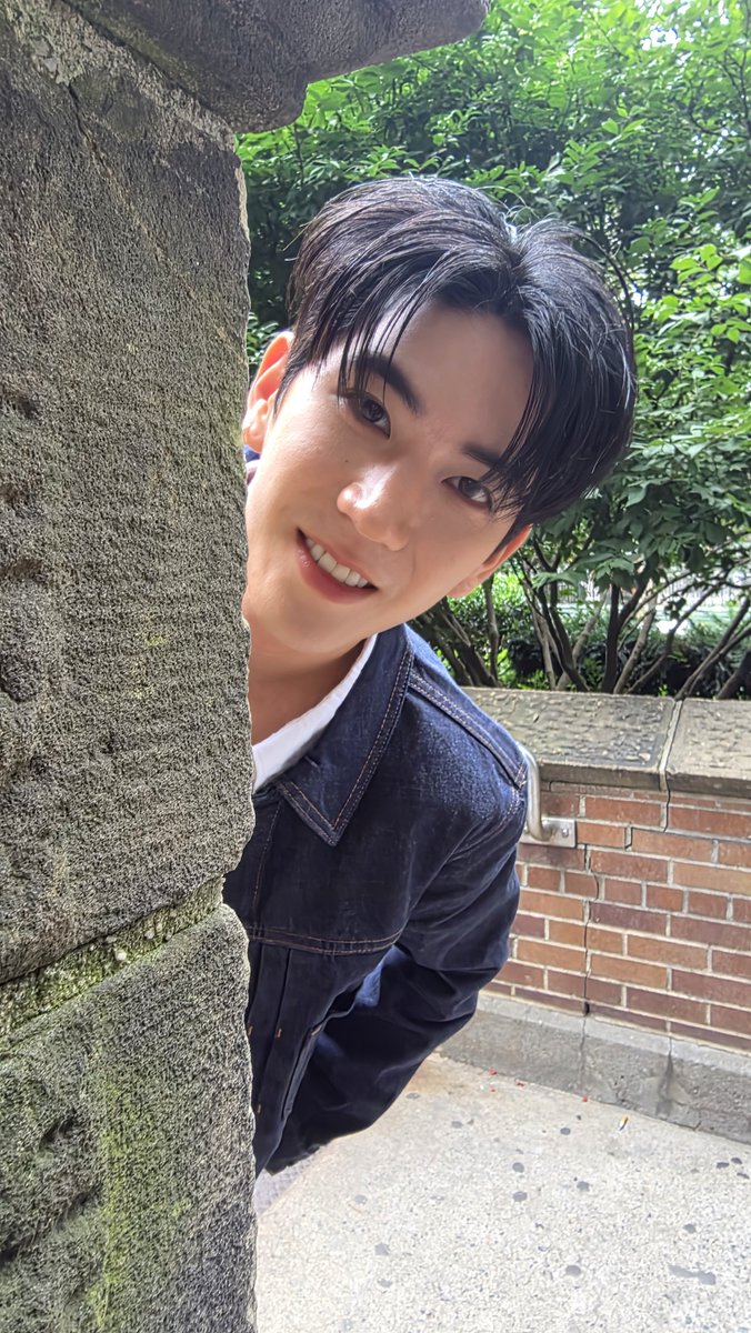 nrkhmnr155242's tweet photo. ฉันเหมือนคนสติไม่เต็มลูกไปนิวยอร์กนะแต่เวลากูพิมพ์ปากพูดนิวยอร์กนะแต่สมองสั่งการพิมพ์ปารีส🤣🤣🤣🤣🤣🤣พึ่งรู้สึกตัว น้องซีแม่ขอโทษคาบ แม่เสร่อไปปารีสหลายโพสเลย
#CALVINKLEINXSEA
#CalvinKlienSS27
#CalvinKlein
#TPThroughMyEyes
#SnapshotbyTP https://t.co/LkaaEeUgVJ