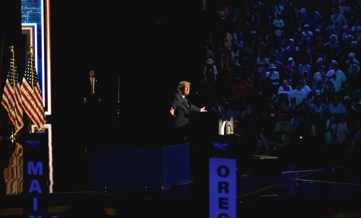 AmericaFirstTex's tweet photo. PRESIDENT TRUMP IN THE HOUSE!
#gopconventiondallas https://t.co/cNQFAbxvVT