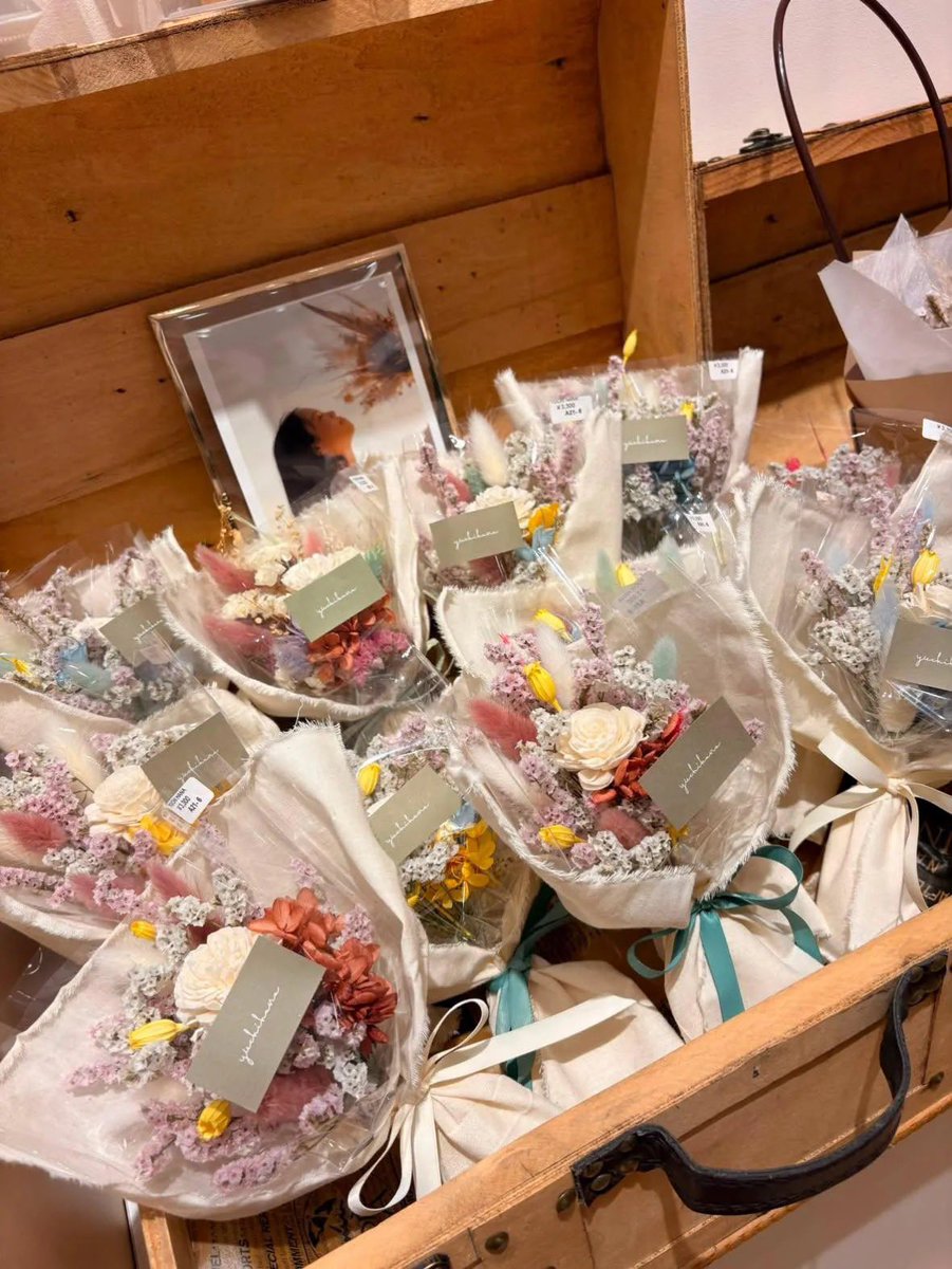 avohandmade's tweet photo. こちらのドライフラワーブーケは贈り物のプラスワンにおすすめです❤️
ちょうどいいサイズで贈りやすい◎

パルコシティ2階 AVO https://t.co/RQwg1zXYMh