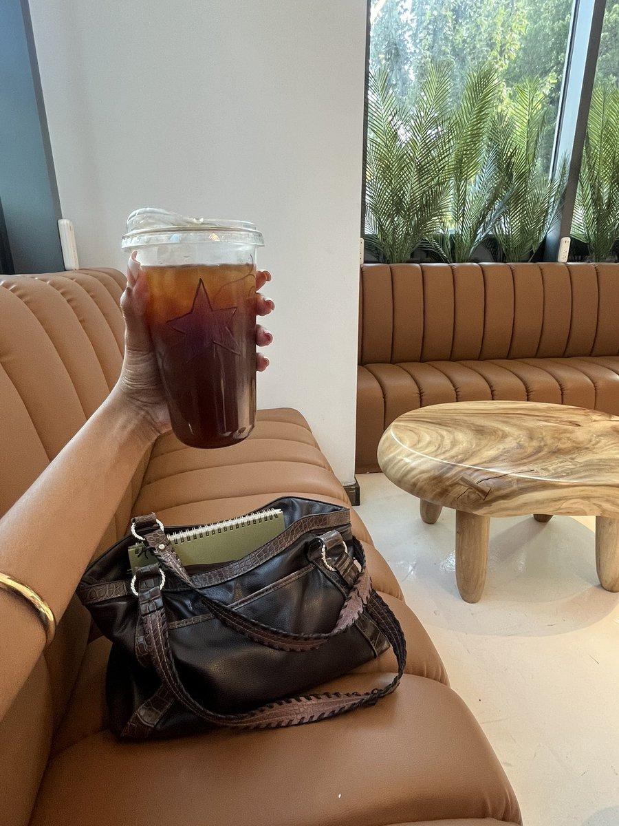 brittbemine's tweet photo. iced americanos only https://t.co/k2KmIfPdW2