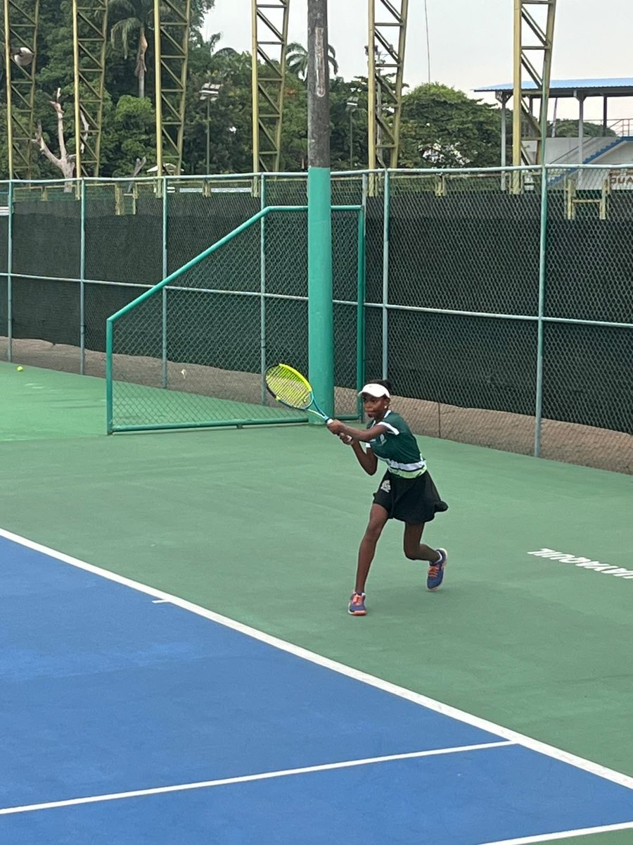 Federios7's tweet photo. ¡LOS RÍOS SIGUE EN COMPETENCIA! 

Brithany Cabeza disputa los cuartos de final del singles femenino U14 frente a Victoria Chan, de Guayas.

En dobles, Azuni Alarcón y Kamila Cárdenas vuelven a la cancha representando con orgullo a nuestra provincia.

#TodoPorLosRios https://t.co/VE87jgf5Xj