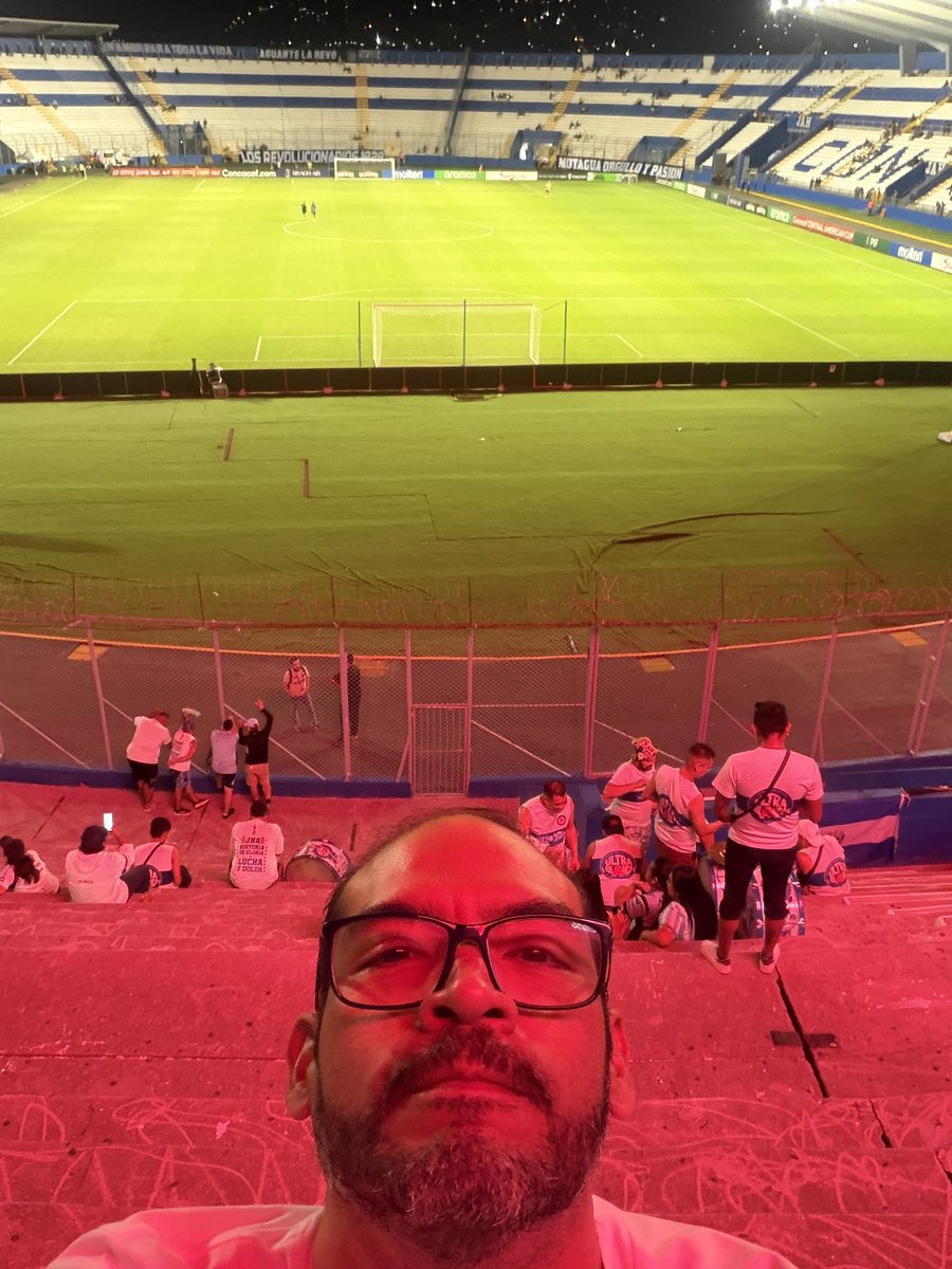 drmarroquin74's tweet photo. Ya instalados 🅰️🐘❤️!!!! V🅰️mos por el triunfo 🐘 blanco! https://t.co/BEnP2zfrDc