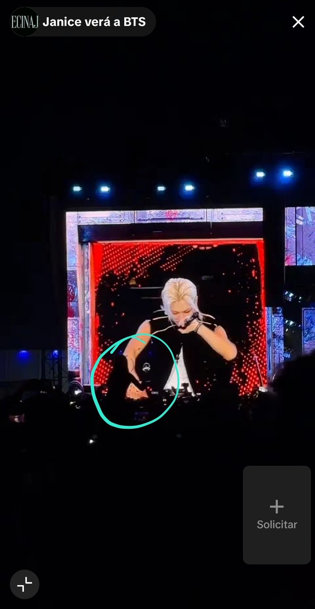 Moonchildhope7's tweet photo. #StrayCityBogotá #straykids
?? Que acaso no saben respetar, alguien avienteles algo ☠️ https://t.co/DmF2WeFuj3