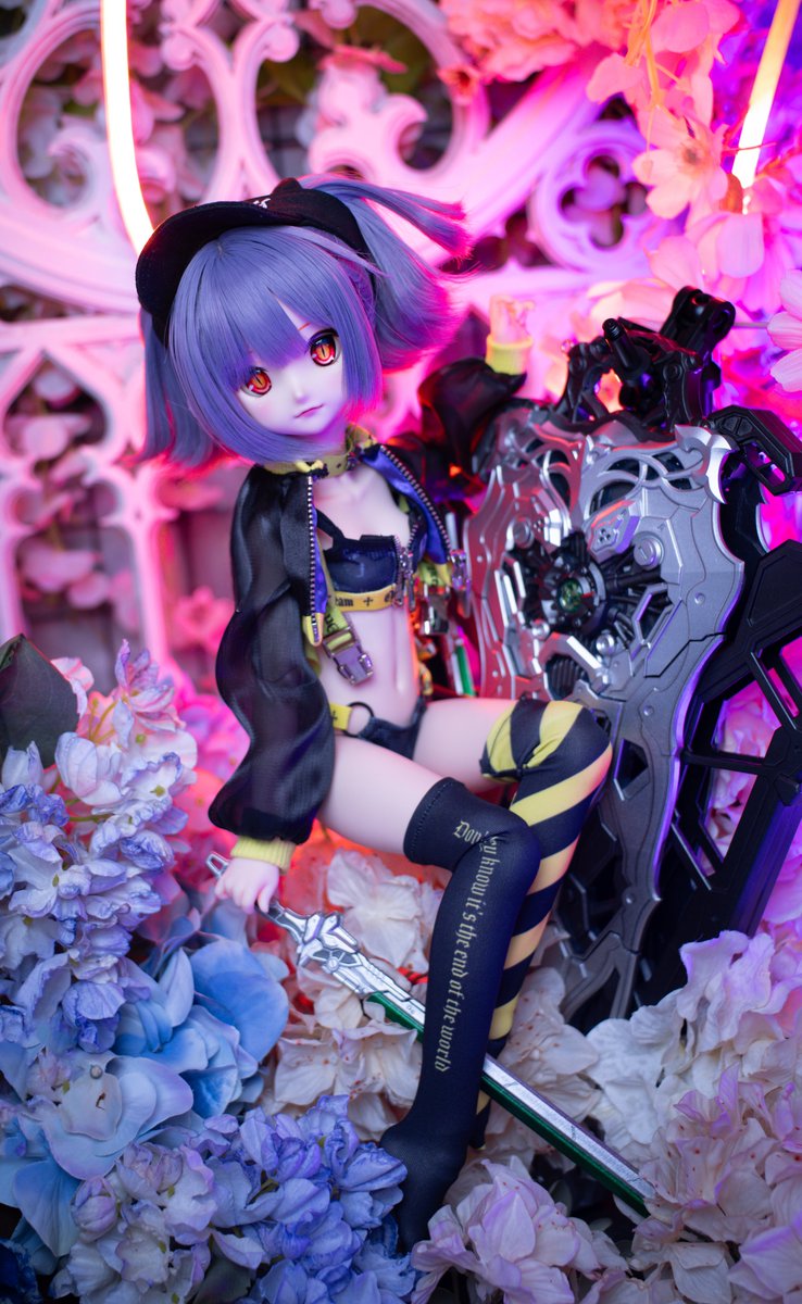orionedoll's tweet photo. おはようございます〜(*´▽`*)
これは前回の写真の別バージョンだよ〜
盾は本当にかっこいいね〜！

今週ももうすぐ終わるね　d(`･∀･)b
みなさん、素敵な一日を〜！

#orionedoll  
#おはドル #mdd��いいぞ #ドールオーナーさんと繋がりたい https://t.co/Q041MAUh1J