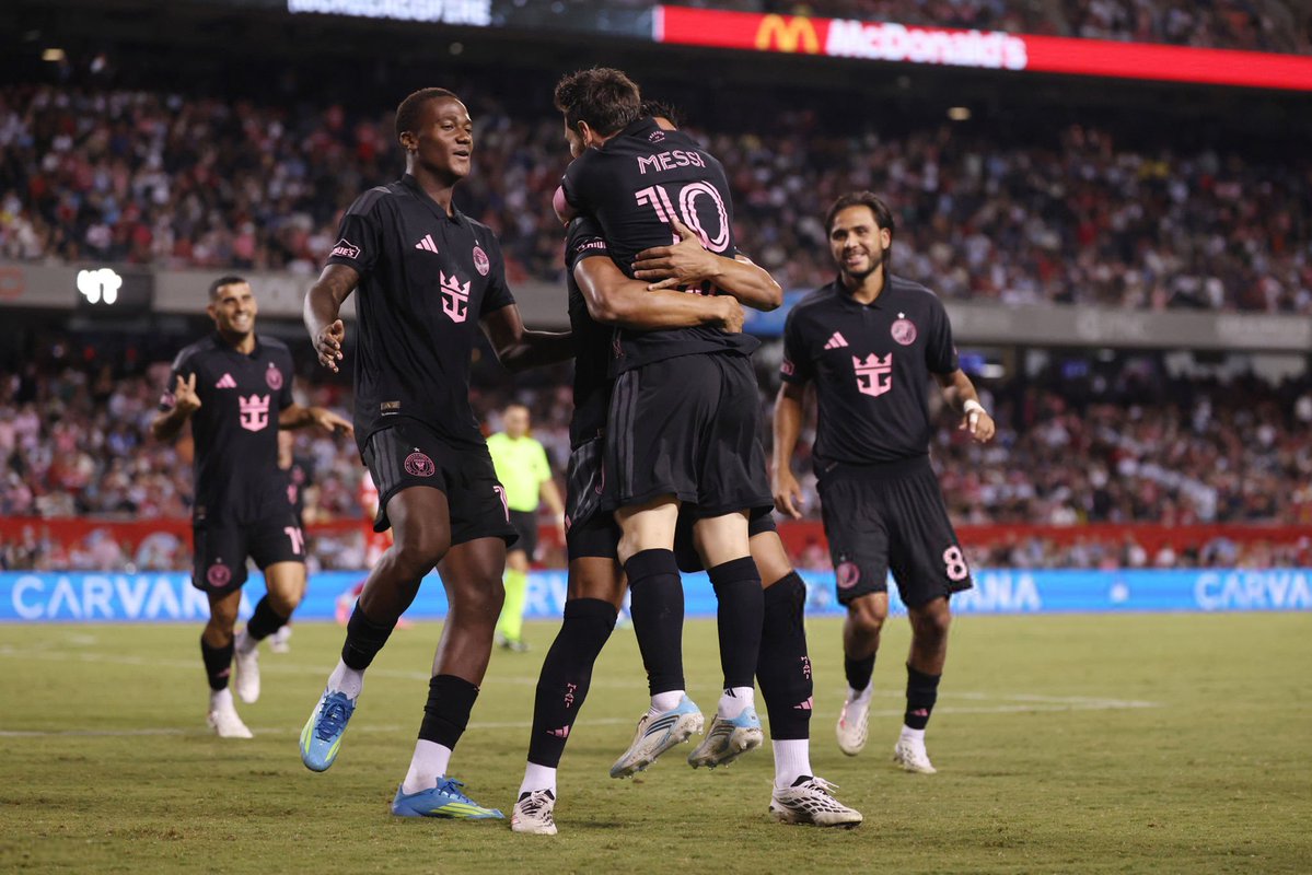 BarcaArchiveHQ's tweet photo. Lionel Messi
#InterMiamiCF | #CHIvMIA https://t.co/49TajyAV64