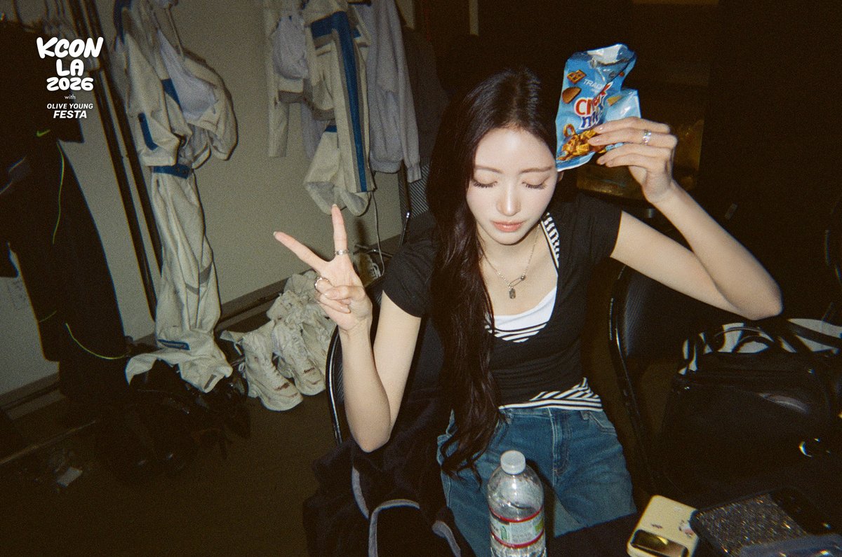 kconusa's tweet photo. [#KCONLA2026] Behind the Scene: Film Camera by #MEOVV

photo by. @OFFICIAL_MEOVV

📌Pre-register now for KCON LA 2027 and be the first to get the latest KCON news and updates!
🔗https://t.co/I5DbHatE0i

-
KCON LA 2026
AUG 14-16
https://t.co/0wcVXh0tET Arena, LA Convention Center

Let’s #KCON
