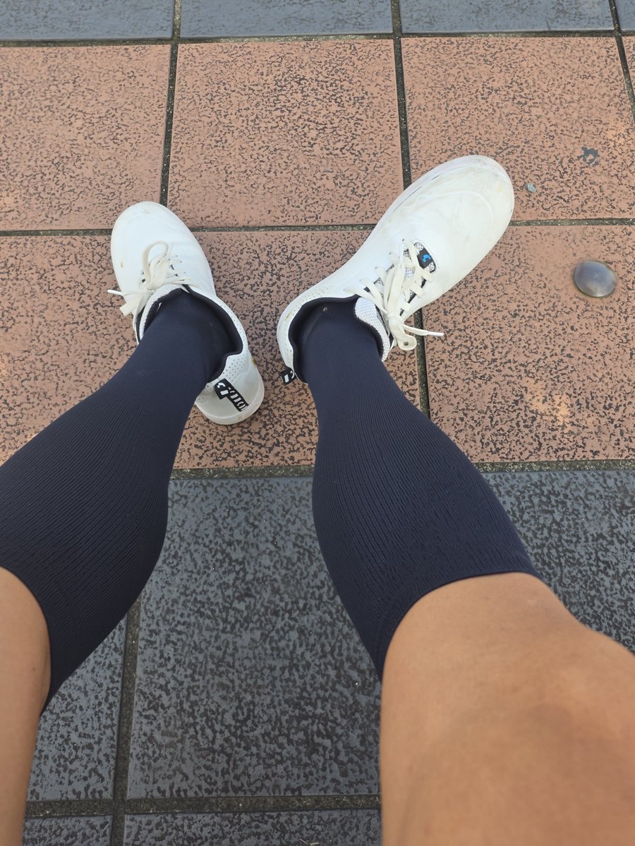 mgsk_kwbk's tweet photo. 長距離移動の際は絶対コレ！
V型着圧ハイソックス🧦
信頼の日本製！
ということで、質が高いうえに耐久性も高い👍
また、吸汗・速乾に優れた生地で作られており、快適かつ洗濯してもすぐ乾く✨
遠征の必需品です！
#コーマ
#footmax
#着圧ソックス
#ヴィクトワール広島 https://t.co/T58nWnvNkH