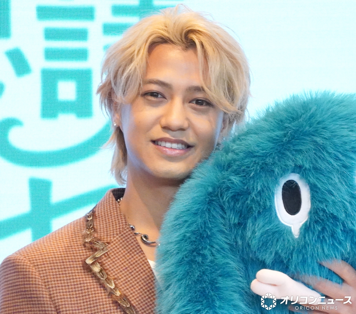 oricon's tweet photo. King ＆ Prince髙橋海人
初の個展に永瀬廉の来場を期待💛🖤
「ネタバレ防止をずっとされていて…」
⠀
自身発案キャラ「セロル」との関係は「親戚」
https://t.co/mnZlrOWaLF
⠀
報道陣のむちゃぶりにタジタジ
「単刀直入に言うと無理です」🙅
https://t.co/dHDRpxlEP5
⠀
『不思議なセロル展 created by 髙橋海人』
渋谷、心斎橋、名古屋、福岡、仙台、札幌