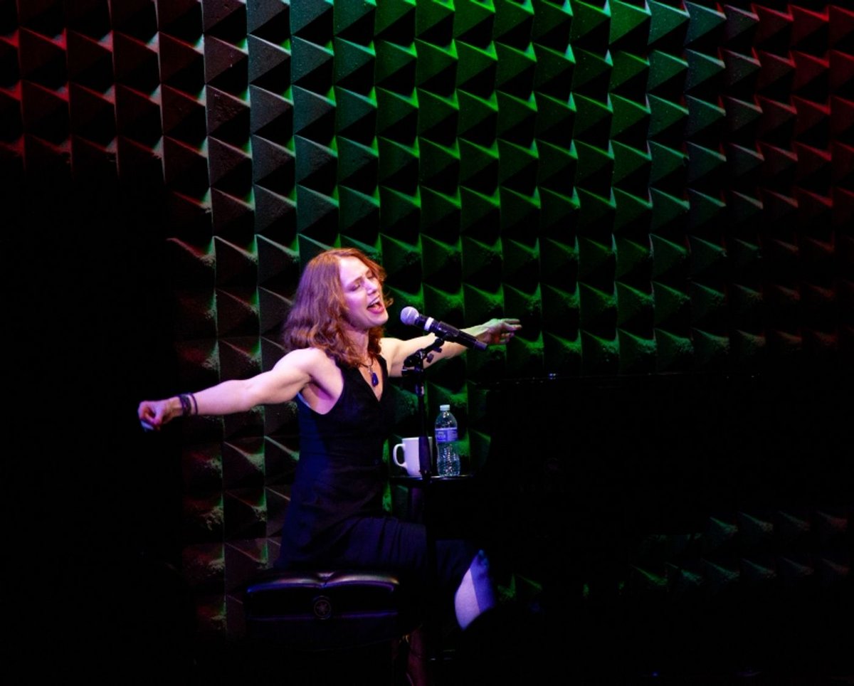 aliciawitty's tweet photo. Some amazing memories in NYC! ❤️ I first played @CuttingRoomNYC way back in 2009, so it feels extra special to be heading back there this Sunday! I’d love to see you there ✨
Get your tickets at the link in my bio or on my website https://t.co/bqJoa9duzx https://t.co/ITiaXFB6Z5