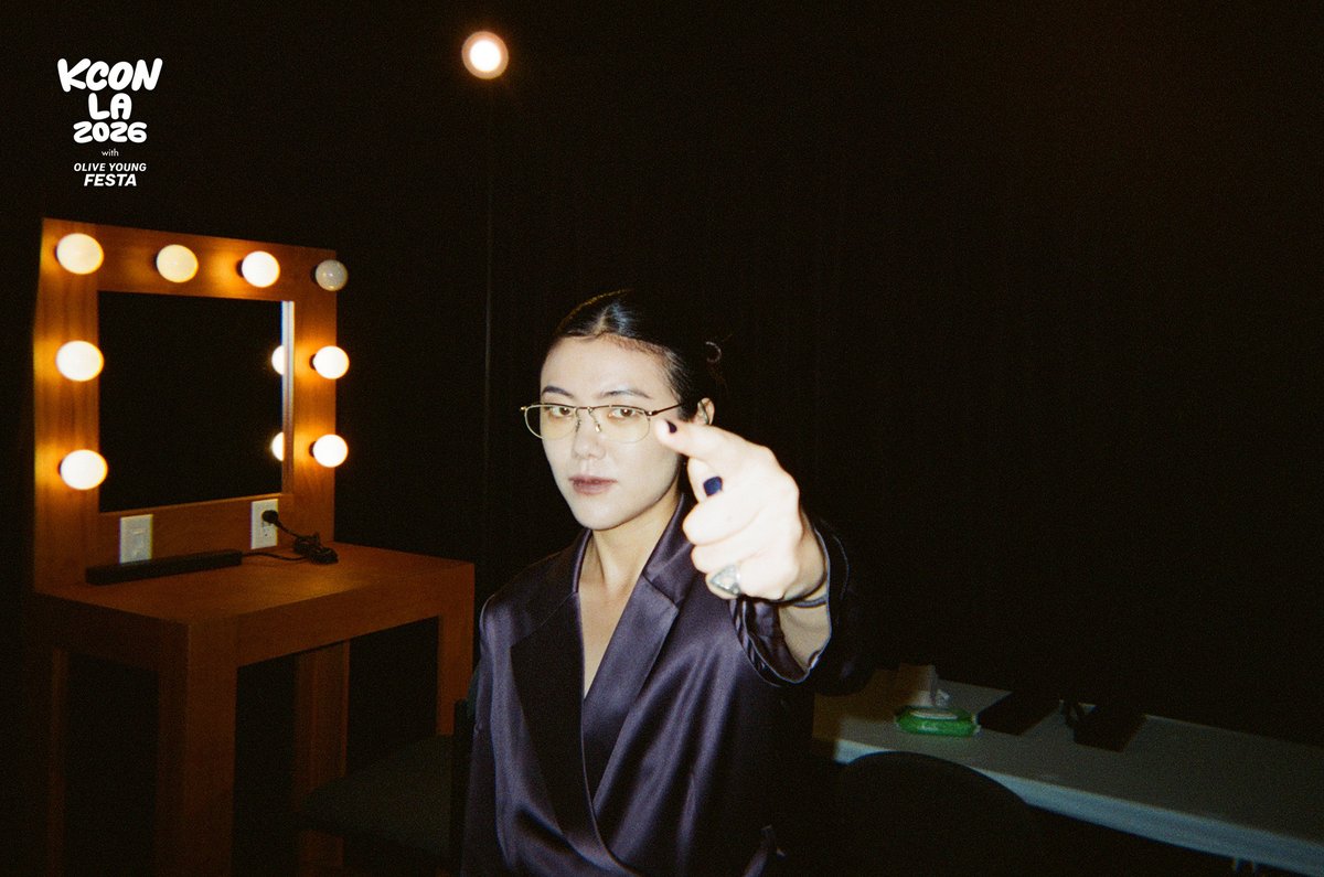 kconusa's tweet photo. [#KCONLA2026] Behind the Scene: Film Camera by #SoYoON!

photo by. @sleeep__sheeep 

📌Pre-register now for KCON LA 2027 and be the first to get the latest KCON news and updates!
🔗https://t.co/I5DbHatE0i

-
KCON LA 2026
AUG 14-16
https://t.co/0wcVXh0tET Arena, LA Convention Center

Let’s #KCON