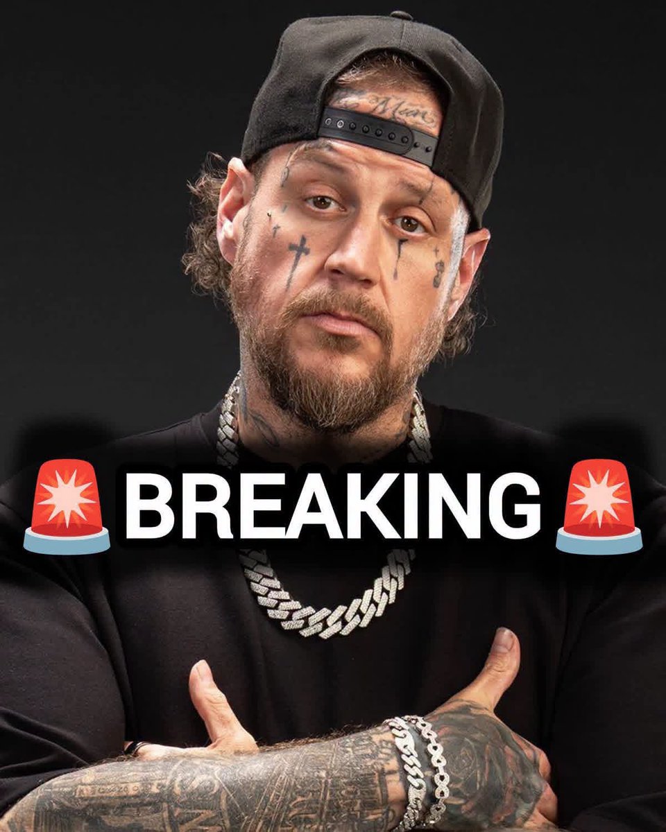 meisabella32's tweet photo. 🚨BREAKING: Jelly Roll had to reportedly CANCEL the last 14 shows of his tour after a massive amount of ex-fans have requested refunds! This comes after he called President Trump a fat pig.  Yep told you ! https://t.co/ZYI88DJArI