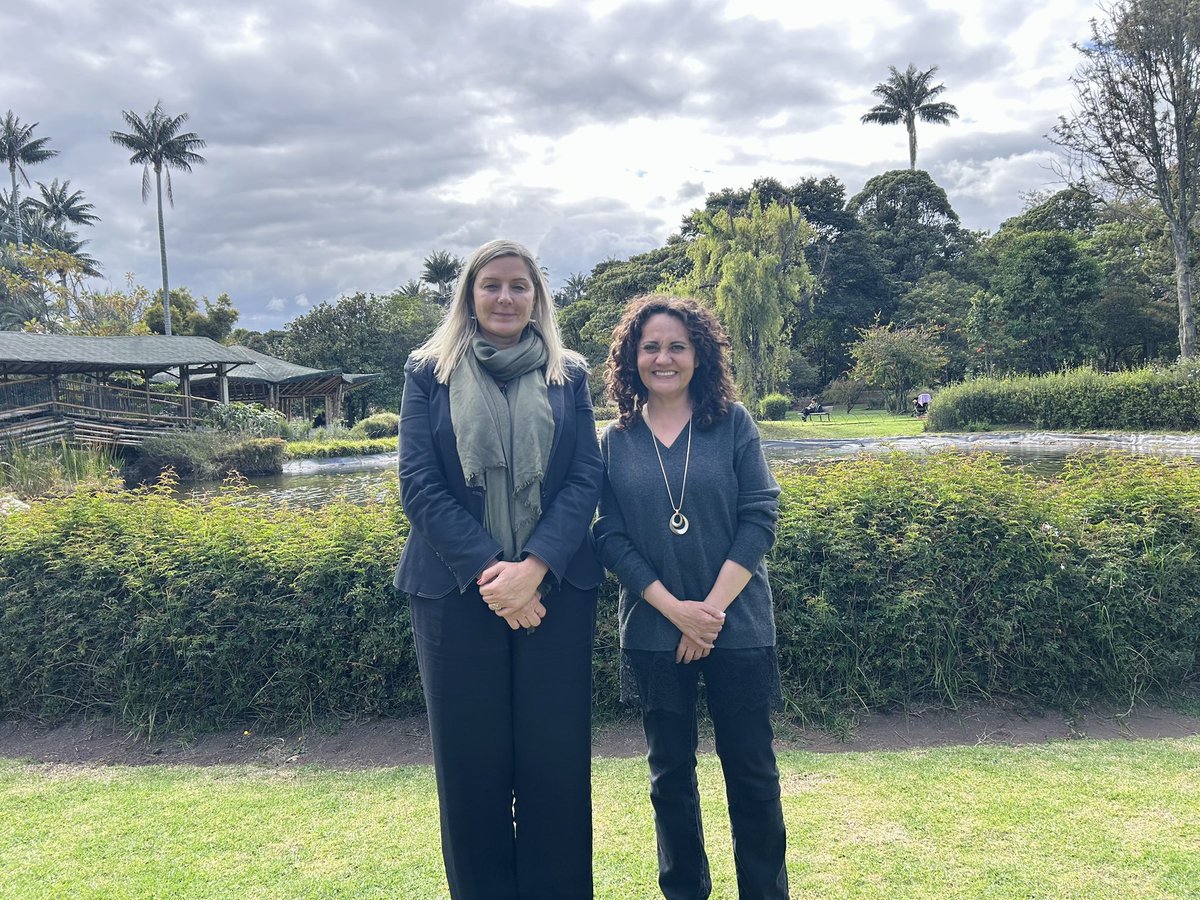 JBotanicoBogota's tweet photo. 🌿Hoy recibimos en el Jardín Botánico de Bogotá la visita de Donatella Montaldo, directora de @ColombiaOEI en un encuentro que nos permitió compartir nuestros proyectos, conocer sus líneas de trabajo y conversar sobre oportunidades de articulación.
🧵👇 https://t.co/AM9qAi37VE
