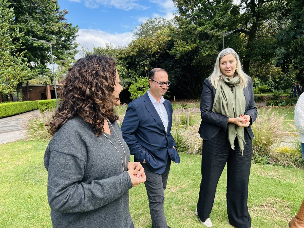 JBotanicoBogota's tweet photo. El encuentro fue, sobre todo, una oportunidad para conocernos, compartir experiencias e identificar puntos en común que nos permitan trabajar de manera articulada en el futuro. https://t.co/giNB7GFEDE