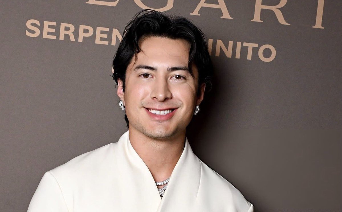 hudsonconnorupd's tweet photo. New photos of Hudson Williams at the Bvlgari Serpenti Infinito Party https://t.co/NSVcnvlYff
