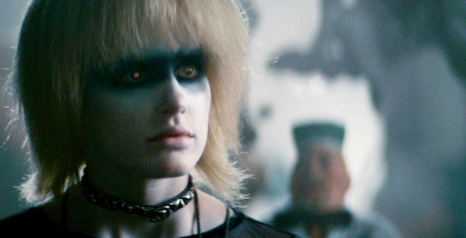 clarivide's tweet photo. fiquei c tanta dó dessa mona de blade runner.. tinha potencial.. 

único problema = cinica, loira e c hiperfoco em dar pirueta desnecessaria.. RIP https://t.co/P3ErdYo6oV