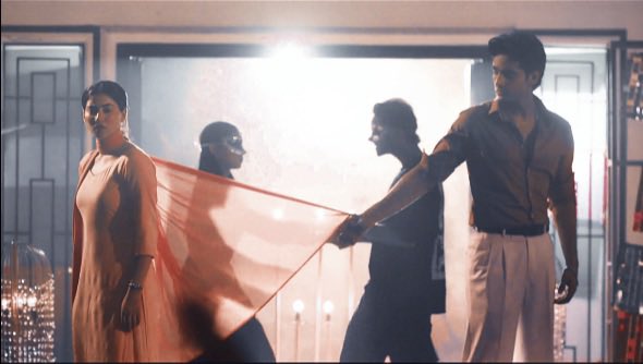 osaajnax's tweet photo. Starting today’s thread with Pyaar ki ek kahani, this song is about two different people who met due to their destiny, #Heewabs first meeting &amp; them in the present, they are bounded to be with each other  &amp; magically be united too✨

#TuJulietJattDi #SyedRazaAhmed #JasmeetKaur https://t.co/jOWF7WzJmZ