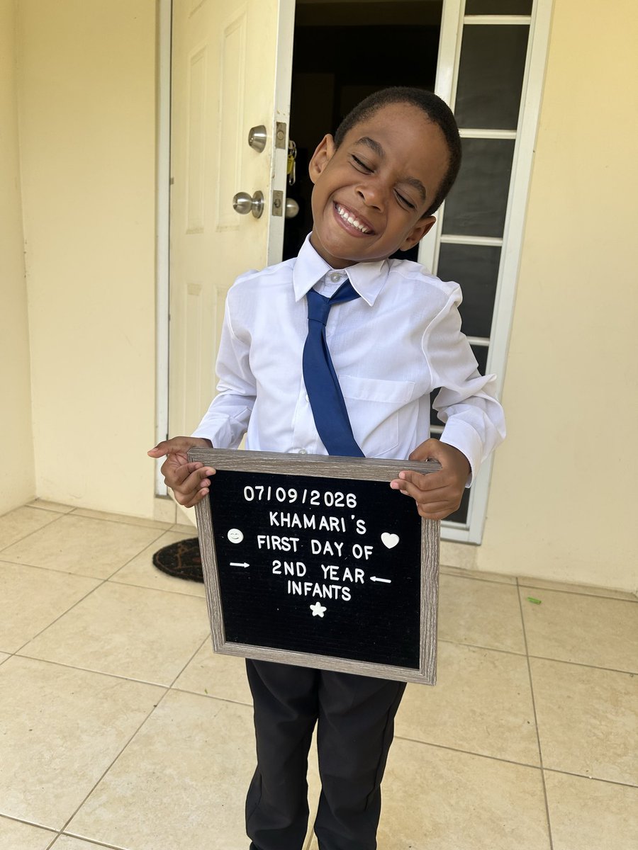 Becomingamom36's tweet photo. First day of school (07/09/2026) and back to school haircut (09/09/2026) 🙂‍↔️ https://t.co/N5i0oZWr7Z